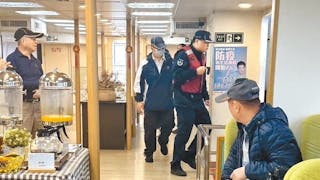 台遊艇載客「越界」觀光 福建海警登船「臨檢」