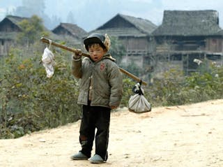 內地搭建三方平台 尖子生助留守童