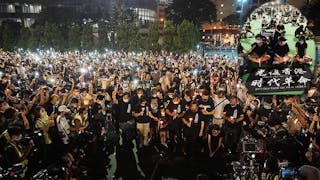 逾萬人維園紀念六四 無懼警方禁令 Over 10000 in Hong Kong Commemorates Tiananmen Massacre Defying Police Ban