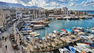 北塞浦路斯的基里尼亞老港 Kyrenia Old Harbour in North Cyprus