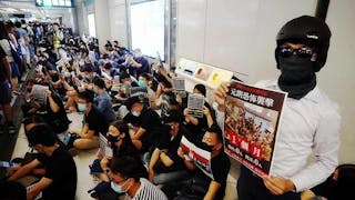 毋忘7.21恐襲 元朗港鐵站靜坐抗議 Sit-in at Yuen Long Station a Month after 21 July Mob Attack