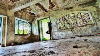 探索荒廢猛鬼別墅 Explore Haunted Deserted Villa