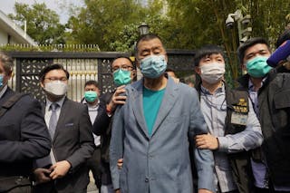 黎智英李柱銘等15名民主派人士被捕 涉2019年參與未經批准遊行集會