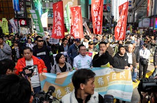 民主助長民粹 世界走向紛亂