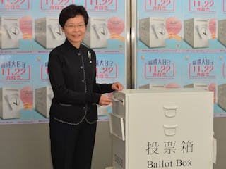 取消區議會選舉摧毀一國兩制