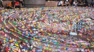 數千「自由鳥」佔領時代廣場 Thousands of “Freenix” Occupy Times Square