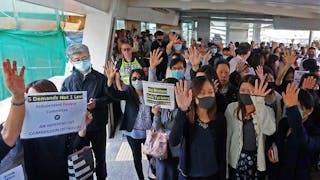 中環快閃 數百上班族聲援理大 Hundreds of Office Workers in Central Flashmob to Support PolyU