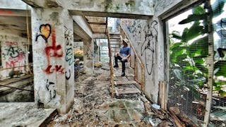 探索高級住宅區的廢棄別墅 Exploring Abandoned Villa in Upscale District