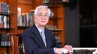 激發求知興趣 陶冶學生性情 傳承中華文化──專訪腹有詩書首席顧問何文匯教授