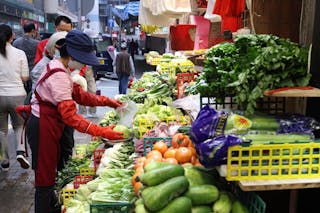 林鄭月娥：內地供港物資充足 鮮活食品價格回落