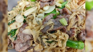 放下屠刀──蒜子雙蔥牛肉炒粗麵