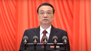 李克強發表《政府工作報告》 今年經濟增長目標5.5%左右