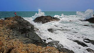 鶴咀的驚濤駭浪 Crashing Waves at Cape D’Aguilar