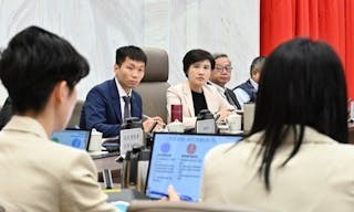 鄭麗君：補助經費可以契約納選手權益