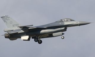 F-16V飛官豐濱外海疑跳傘　空軍展開救援