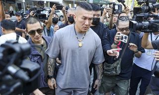 「館長」陳之漢赴刑事局應訊（2）
