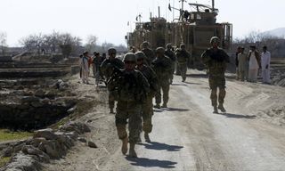阿富汗美軍-1 2011-11-30T120000Z_1307730430_GM1E7BU1UGE01_RTRMADP_3_AFGHANISTAN-US
