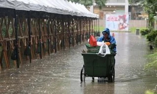 台北傾盆大雨　松山文創園區積水嚴重