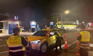 酒駕毒駕零容忍　嘉市警封閉式路檢