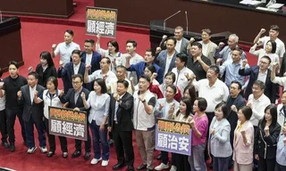 立法院會處理公投案　國民黨團喊口號