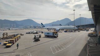 機場無人巴擦碰 創科容錯保信心