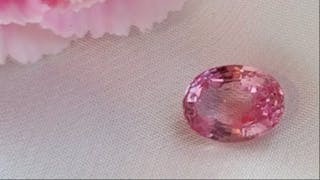 訂婚戒首選：帕帕拉恰蓮花剛玉