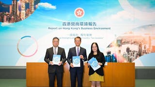 陳茂波：料第三季經濟持續增長 今年政府經營帳目或轉盈