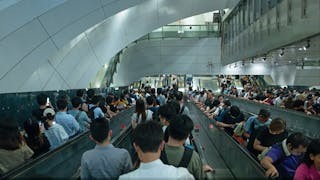 香港已輸入數十萬人才 為何總人口不增反減