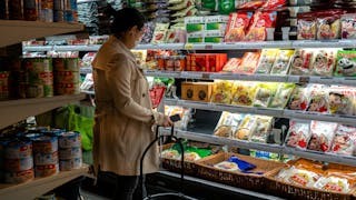 消費到底放在第一位 還是第三位 消費到底放在第一位 還是第三位