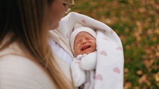 讓新手爸媽慌亂的夜啼