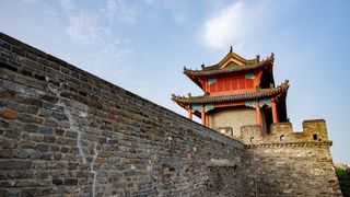 從金庸的「情」到日本的「絆」──襄陽古城牆下的跨文化沉思