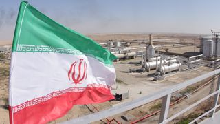 世界破破爛爛 總有人縫縫補補