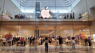 危機中重生──科技巨擘蘋果的50年 危機中重生──科技巨擘蘋果的50年