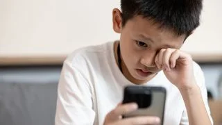 英國社群媒體禁令背後的深層訊號