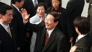鐵面總理朱鎔基病逝 曾四度來港撐經濟繁榮 鐵面總理朱鎔基病逝 曾四度來港撐經濟繁榮