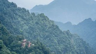 峨嵋尋禪