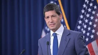 聯儲局態度轉鷹 底子裏卻抗拒加息