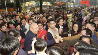 遙望董建華