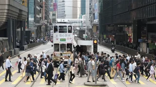 諾貝爾經濟學級消費謎團