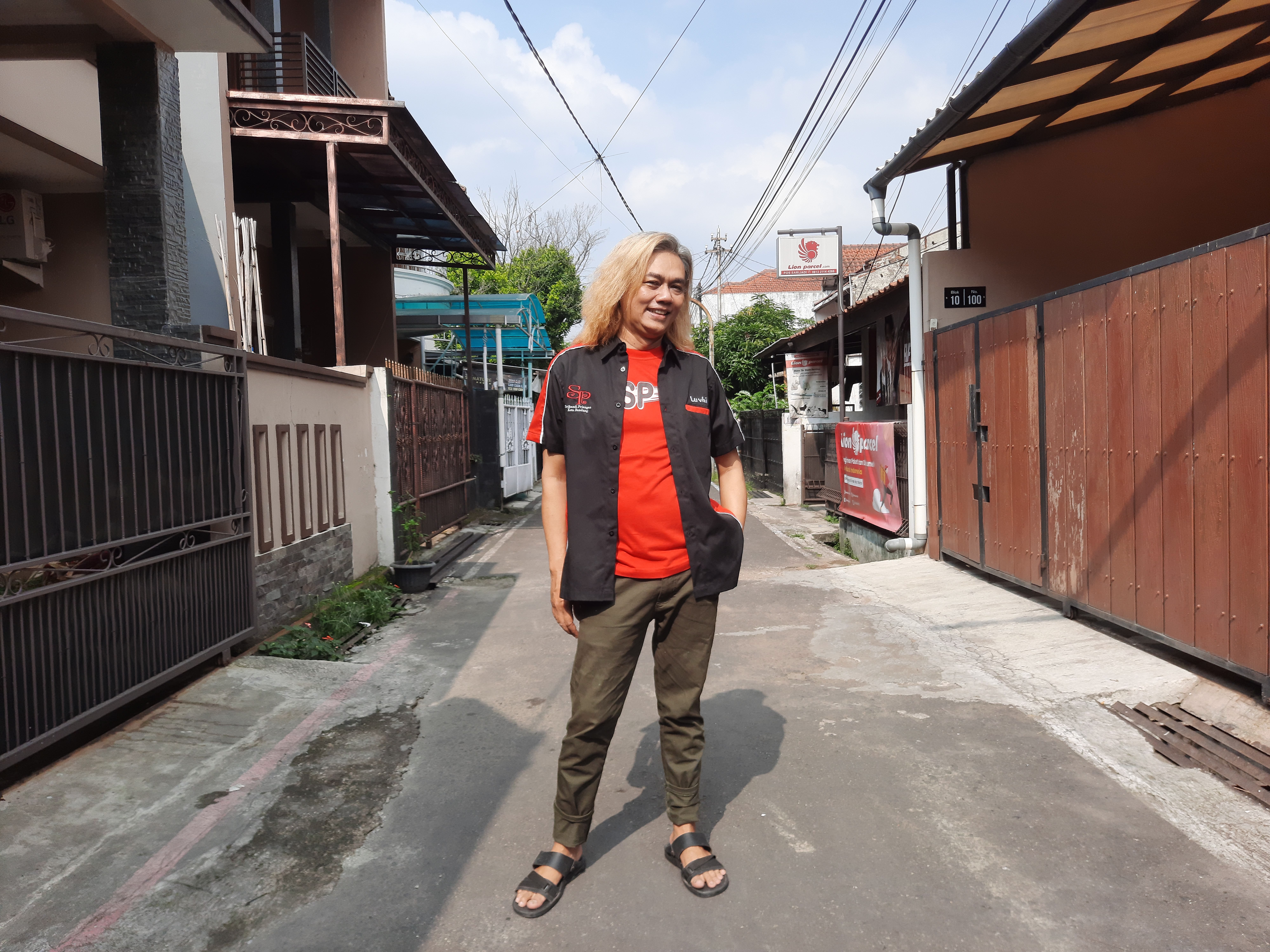 How Trans Women in Bandung, Indonesia Built New Lives in Covid Economy -  The News Lens International Edition