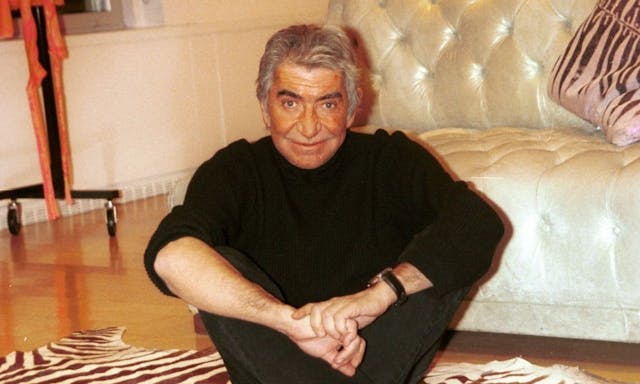 以濃烈的野性時尚聞名：時裝設計師Roberto Cavalli與世長辭，享壽83歲