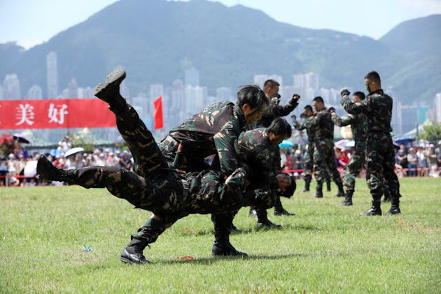 解放軍格鬥表演。