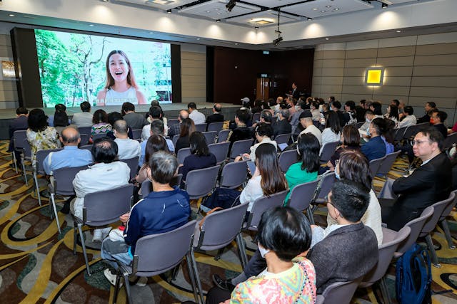 香港速度滾軸溜冰代表王蘊妮感謝郭教授一路亦師亦友的提攜，在城大的學習經驗對她影響深遠。