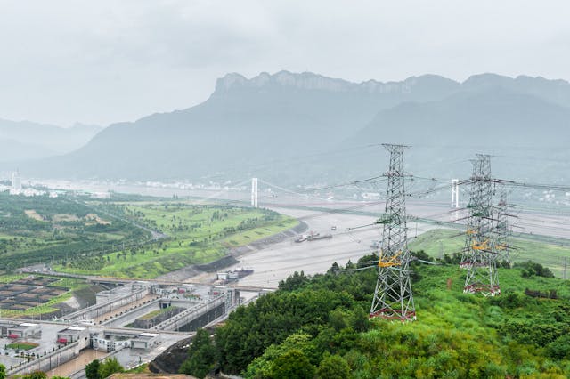 中國率先推出政策改革國內的能源、工業、運輸和農業界別。（Shutterstock）