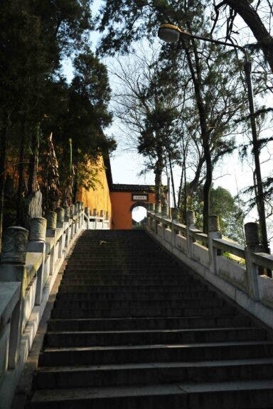 往觀音山寺的小路。