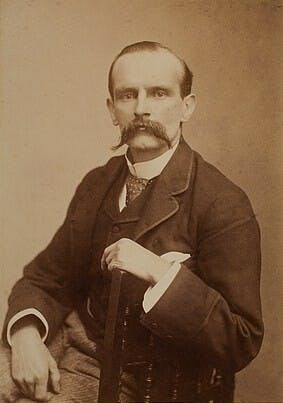 香港大學是香港第一所大學，由港督盧吉（Frederick John Dealtry Lugard,1858-1945）倡建。（Wikimedia Commons）