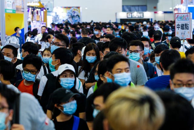 「新」台灣人就在你我的前後左右，就是無數的我與無數的你。（Shutterstock）