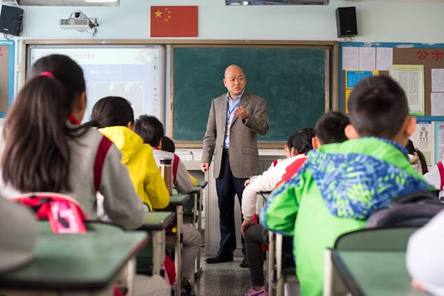 老師知悉學生有外力支援而布置更多家課，因而令學生負荷加重。（Shutterstock）