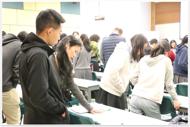 浸會大學英國語言文學系去年底舉辦了中學生英語寫作營,吸引數十位中學生參加。(浸會大學圖片)。