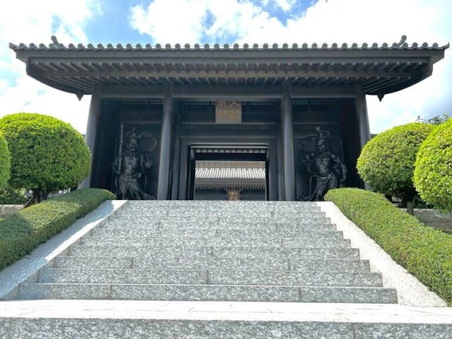 山門。（陳建華女士提供圖片）